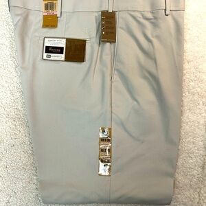 Dockers Premium Comfort Relaxed Fit Khaki w/Custom Waistband Flat Front Pants 40